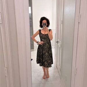 Mirror of Venus. Women’s. Size 4. New without tags. Elegant Black Lace details